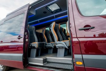 Переоборудование коммерческого фургона Mercedes Sprinter